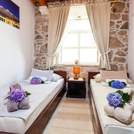 Family-friendly With Swimming Pool Orebic, Peljesac - 20576 דירה